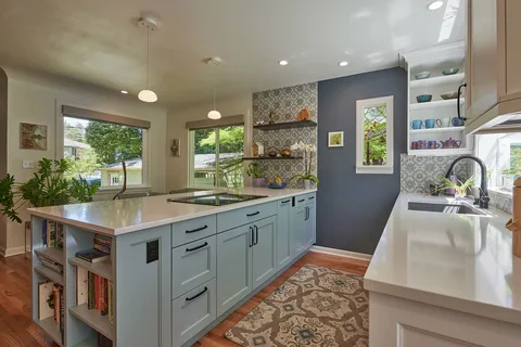 Small kitchen remodel solutions